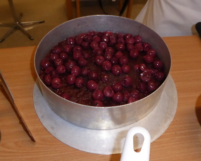 "Einsetzen" in den Tortenring